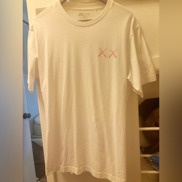 KAWS x Uniqlo Men’s Short Sleeve Exclusive Companion White/Pink - Picture 6 of 6